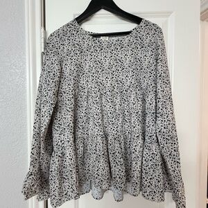 Grace & Emma Boutique Black & White Printed Long-Sleeve Peplum Top